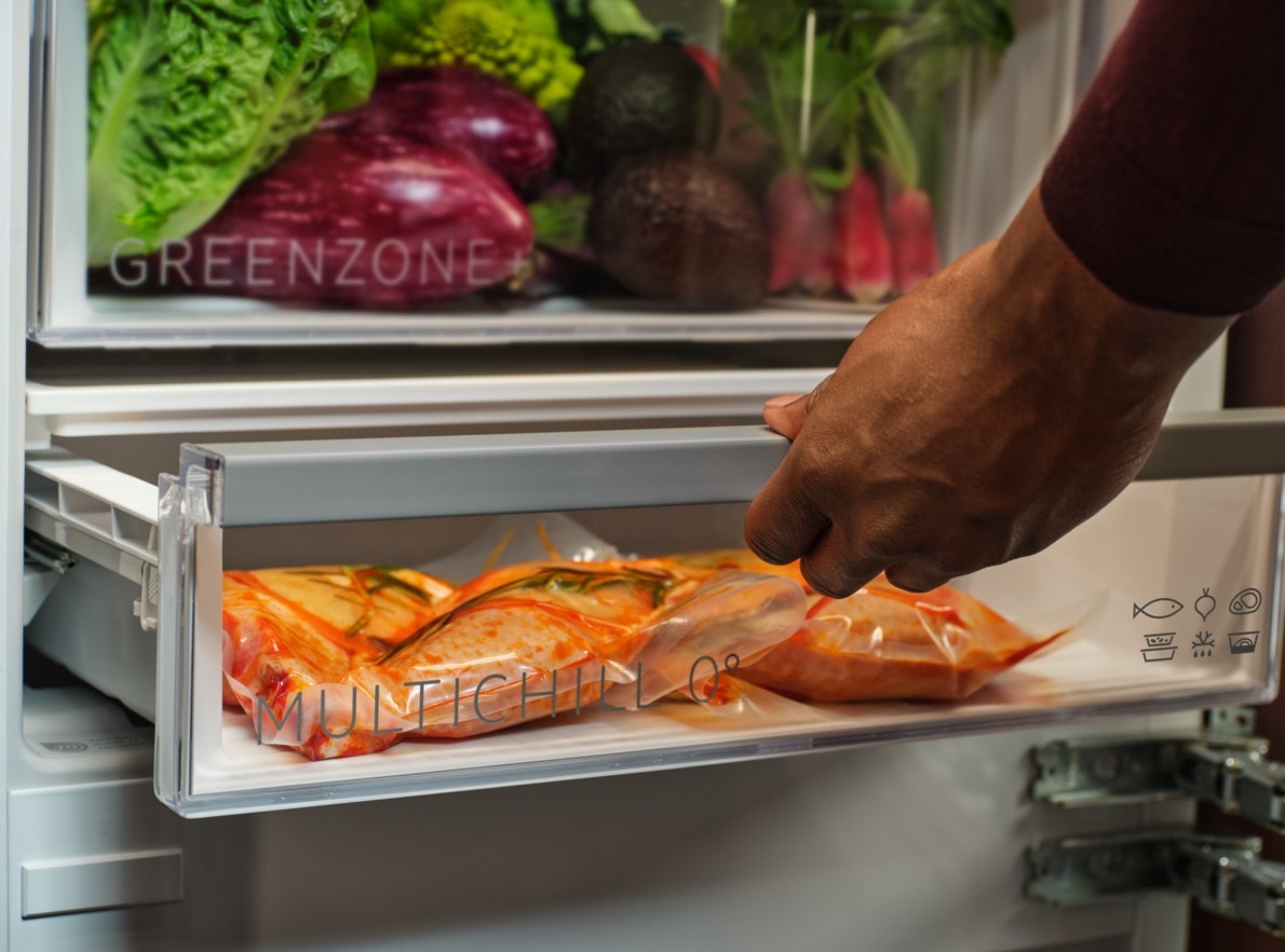 Multichill 0°-Schublade gefüllt mit Lebensmittel.